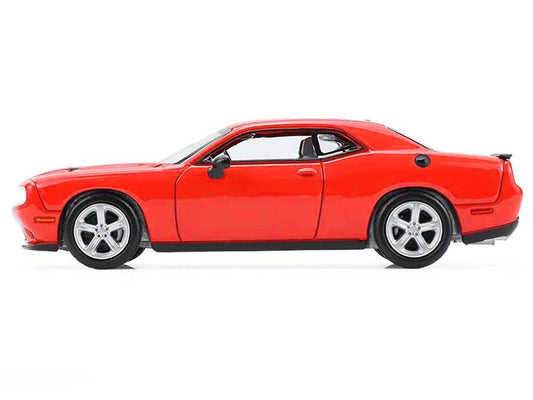GreenLight: GL Muscle Series 30 2016 Dodge Challenger R/T in Torred Red