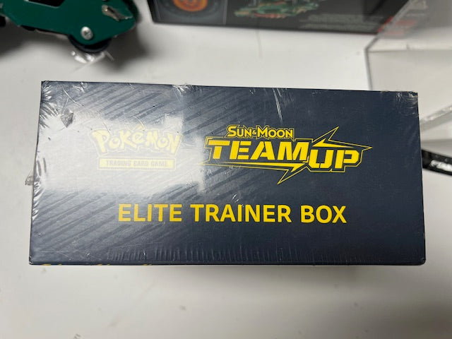 Pokemon TCG: Sun & Moon 9 Team Up Elite Trainer Box