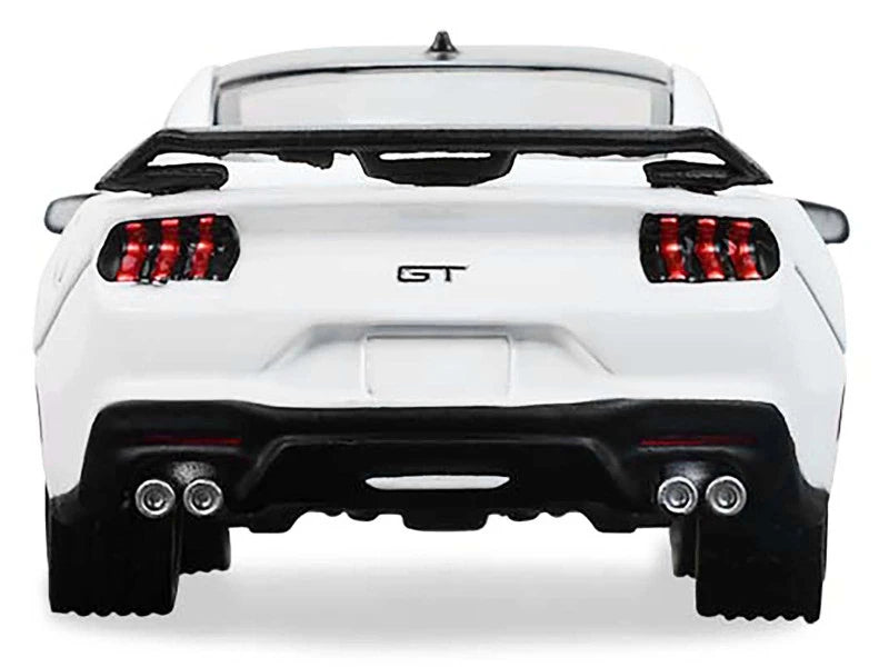 GreenLight: GL Muscle Series 30 2024 Ford Mustang in Oxford White