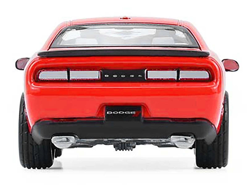 GreenLight: GL Muscle Series 30 2016 Dodge Challenger R/T in Torred Red