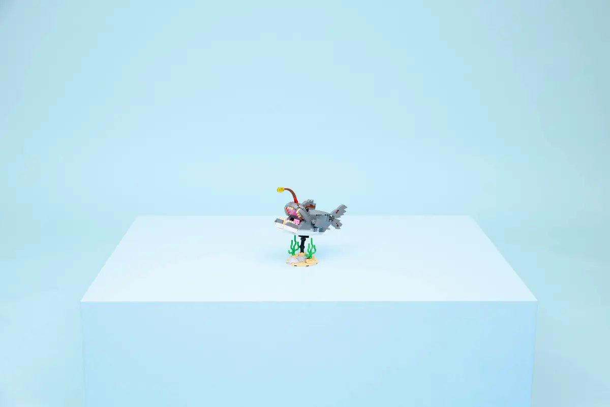 LEGO 31381 Fierce Shark with Treasure Chest