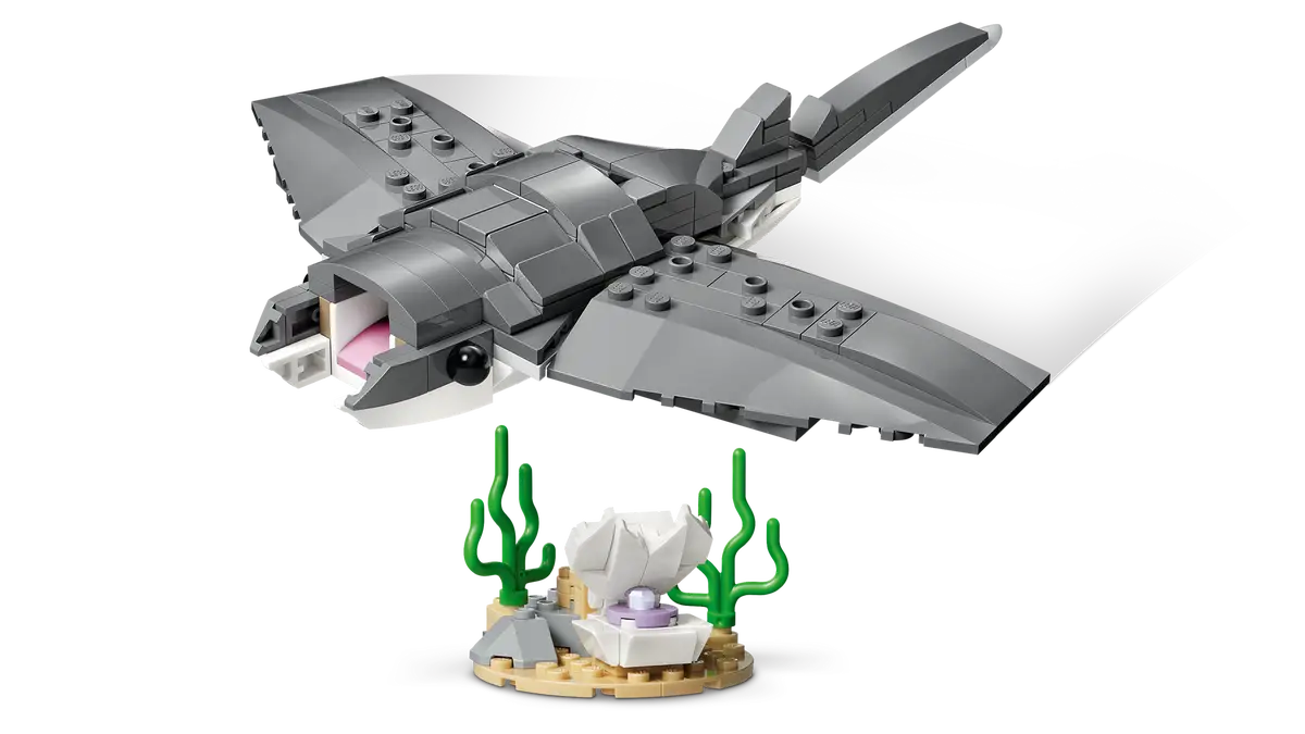 LEGO 31381 Fierce Shark with Treasure Chest