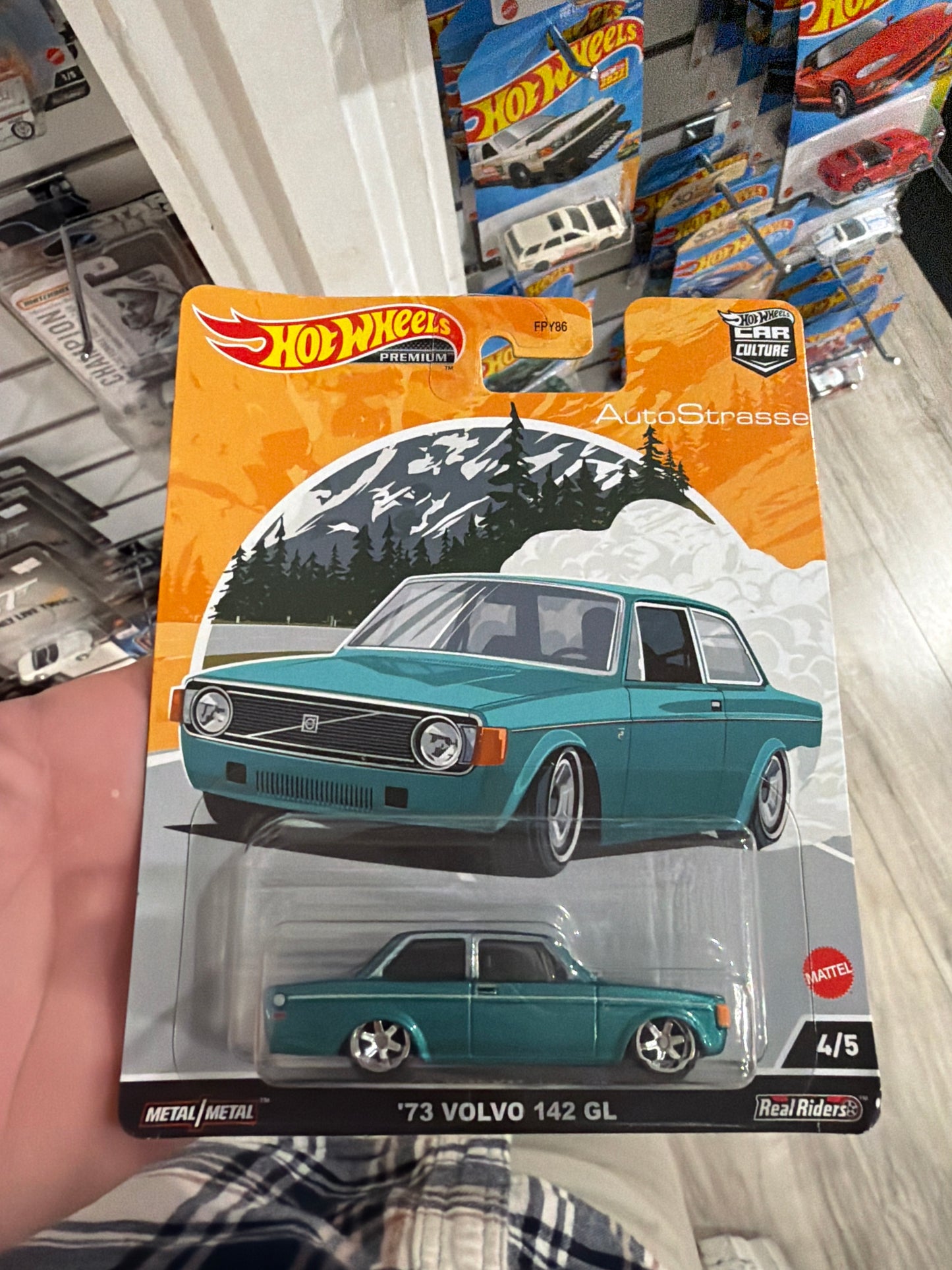 Hot Wheels Premium ’73 Volvo 142 GL