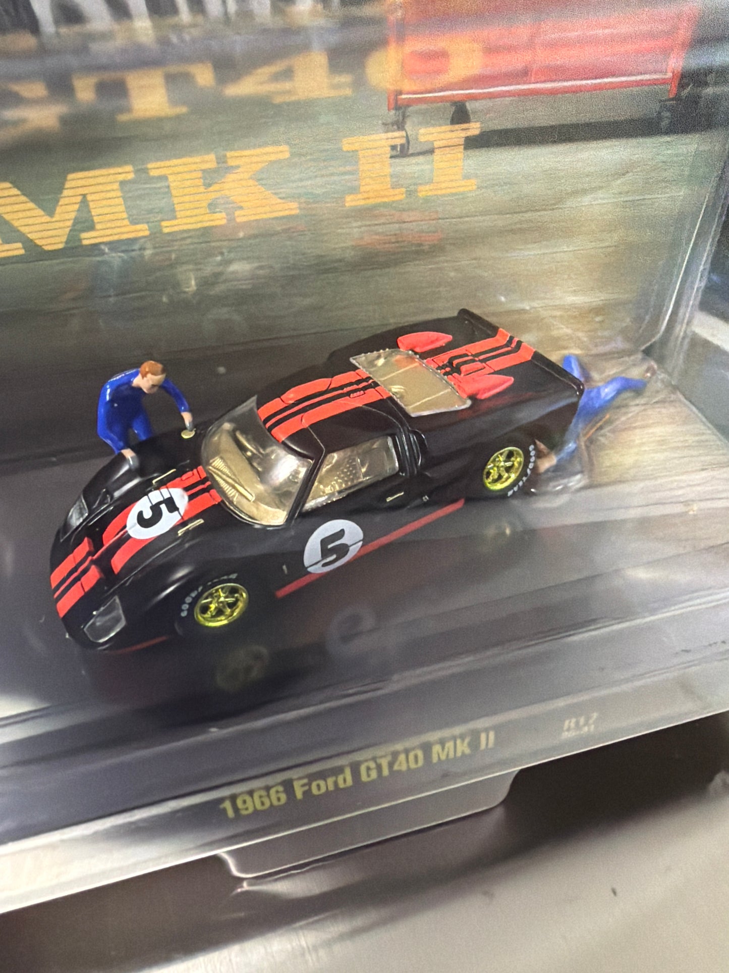 M2 Machines 1966 Ford GT40 MK II Victory Speed Garage Chase