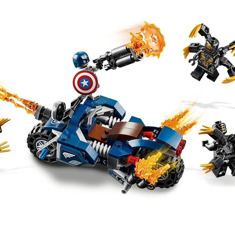 LEGO Marvel Avengers Captain America Outriders Attack 76123  - Box Damage