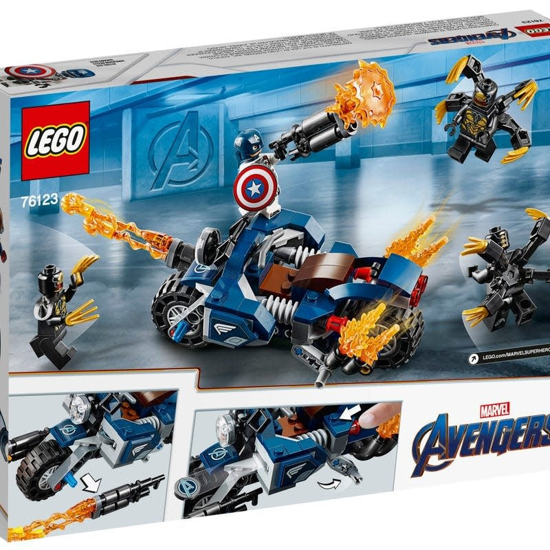 LEGO Marvel Avengers Captain America Outriders Attack 76123  - Box Damage