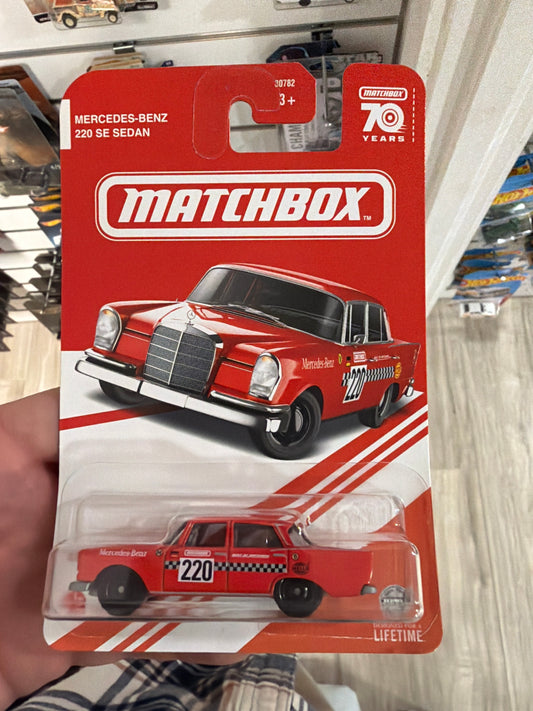 Matchbox Mercedes-Benz 220 SE Sedan