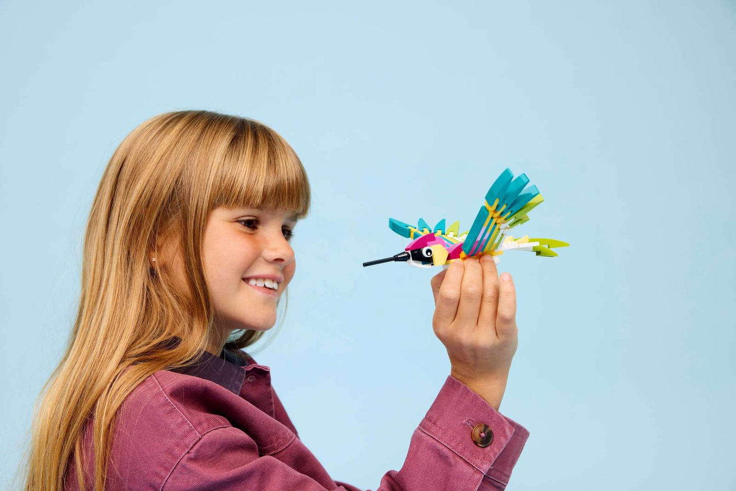 LEGO Creator 3 - in - 1 Wild Animals: Colorful Hummingbird 31384