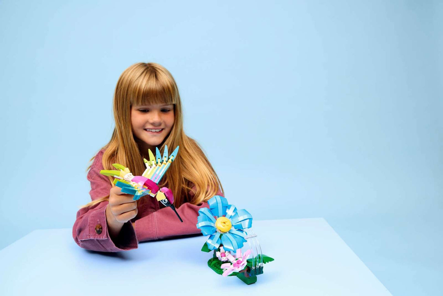 LEGO Creator 3 - in - 1 Wild Animals: Colorful Hummingbird 31384