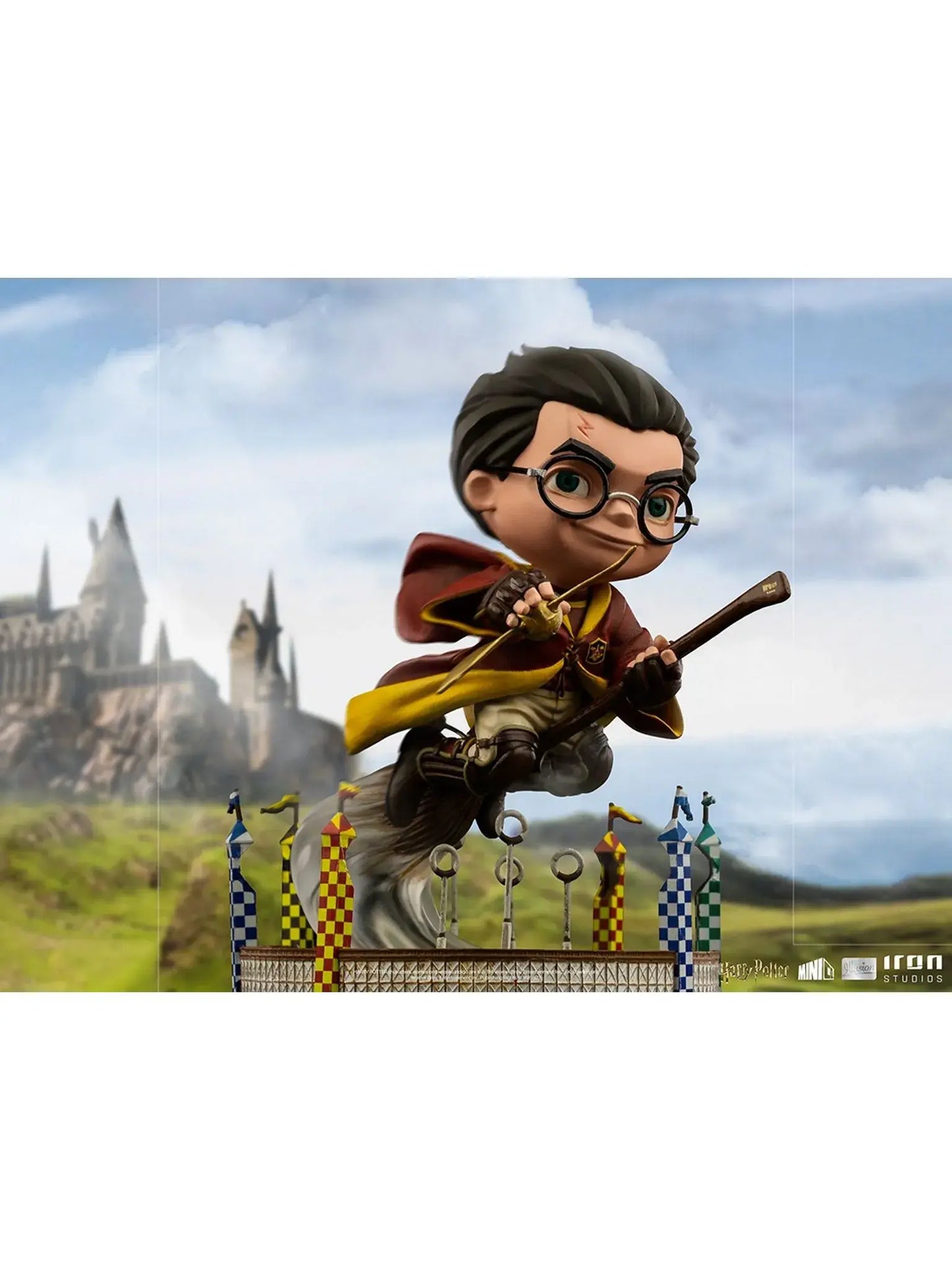 Statue Harry Potter at the Quiddich Match - Harry Potter - MiniCo Illusion - Iron Studios