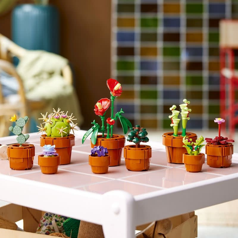 LEGO Icons Botanical Collection Tiny Plants 10329